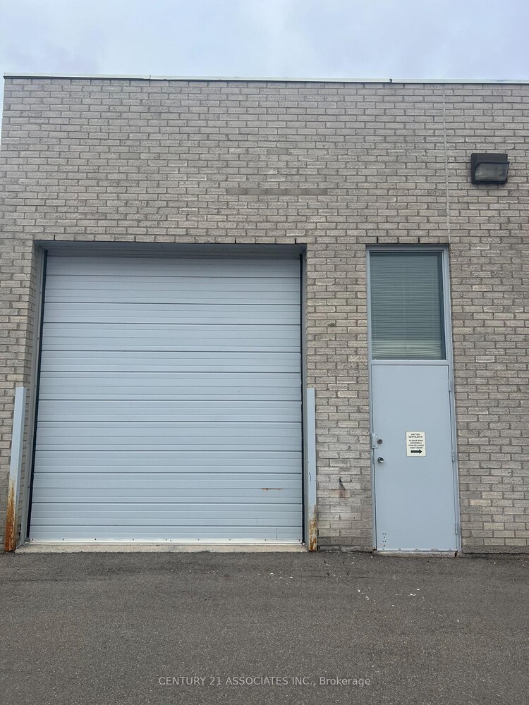 145 Traders Boulevard E, Mississauga, ON, Gateway