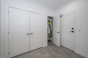 1975 Fountain Grass Drive, Middlesex, ON , MLS #X12438370 , Image - 1