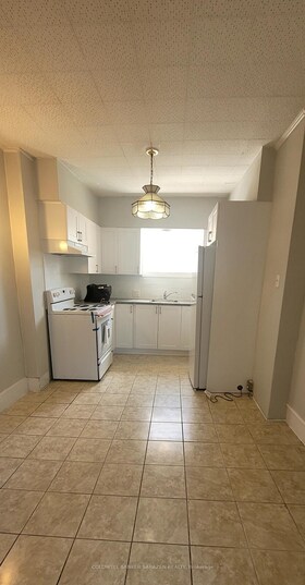 10 Ogden Avenue, Lanark, ON , MLS #X12101011 , Image - 1