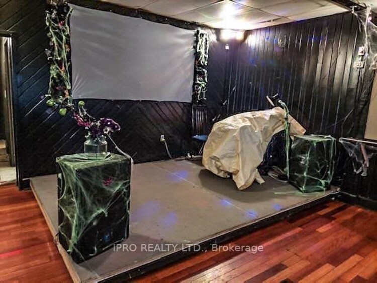 2961 Lake Shore Boulevard W, Toronto, ON, New Toronto