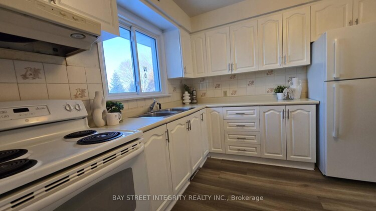 44 Bowerbank Drive, Toronto, ON, Newtonbrook East