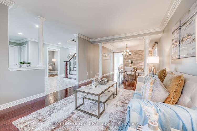 11 Saint Avenue, Bradford West Gwillimbury, ON, Bradford