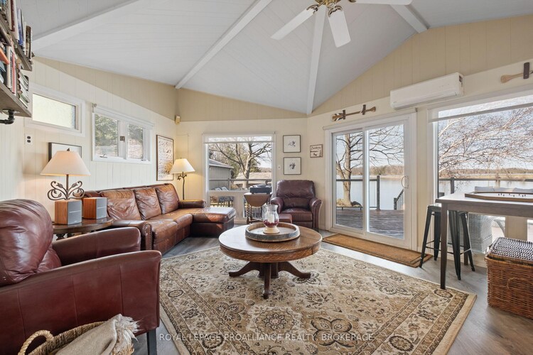 4808 Leo Lake Road, Kingston, ON, 44 - City North of 401