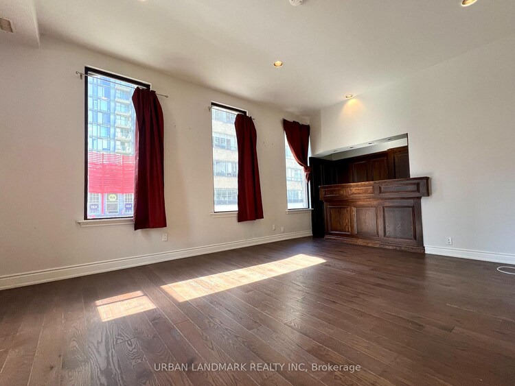 639 Yonge Street, Toronto, ON, Church-Yonge Corridor