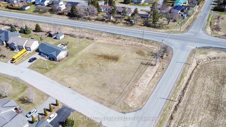 1 Lori Lane, North Dundas, ON, 705 - Chesterville