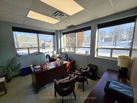 371 Jones Road, Hamilton, ON , MLS #X12102812 , Image - 1