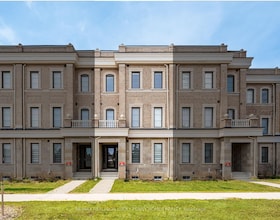 9484 Bayview Avenue, York, ON , MLS #N12830920 , Image - 1