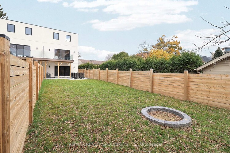 1046 ROOSEVELT Road, Mississauga, ON, Lakeview