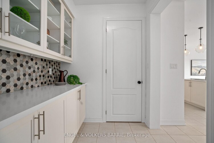 61 Oliver's Mill Road, Springwater, ON, Centre Vespra