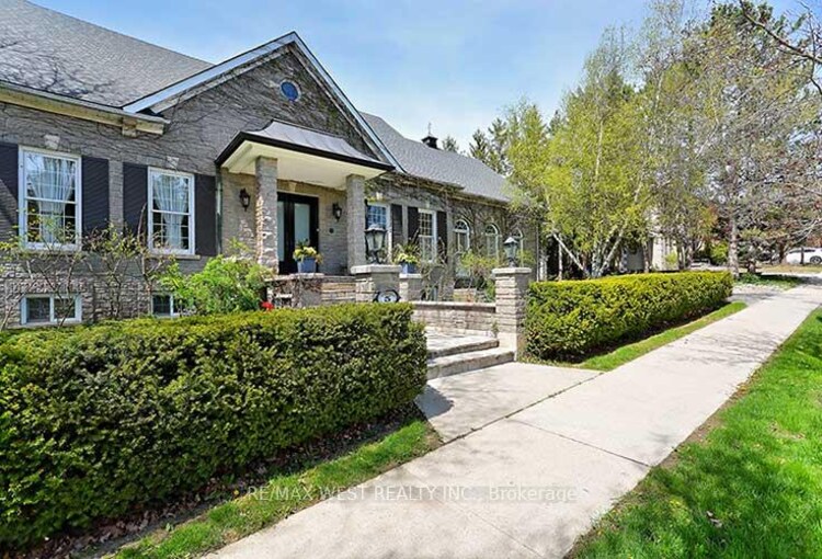 5 Humberview Drive, Vaughan, ON, Islington Woods