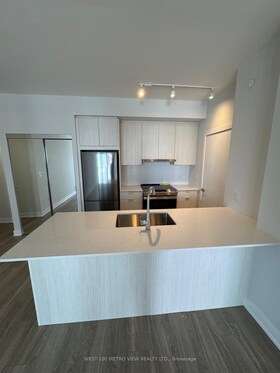 430 Square One Drive, Peel, ON , MLS #W12104995 , Image - 1
