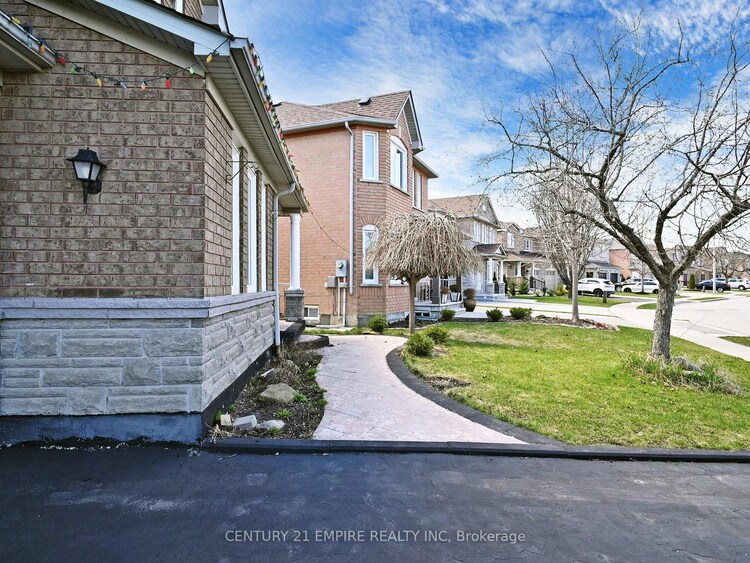 26 Dolphin Song Crescent, Brampton, ON, Sandringham-Wellington