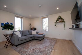 10 North Street N, Kawartha Lakes, ON , MLS #X12105978 , Image - 1