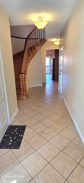 31 FOOTBRIDGE Crescent S, Peel, ON , MLS #W12106154 , Image - 1