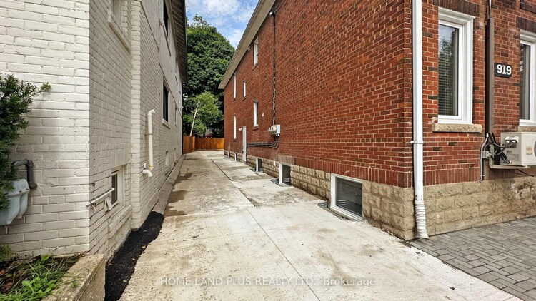 919 Avenue Road, Toronto, ON, Yonge-Eglinton