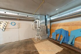 226 Carluke Road E, Hamilton, ON , MLS #X12614142 , Image - 1