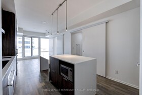 1 Bloor Street E, Toronto, ON , MLS #C12444470 , Image - 1