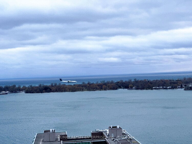 8 York Street, Toronto, ON, Waterfront Communities C1