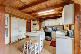 1548 Mineral Springs Road W, Hamilton, ON , MLS #X12108322 , Image - 1