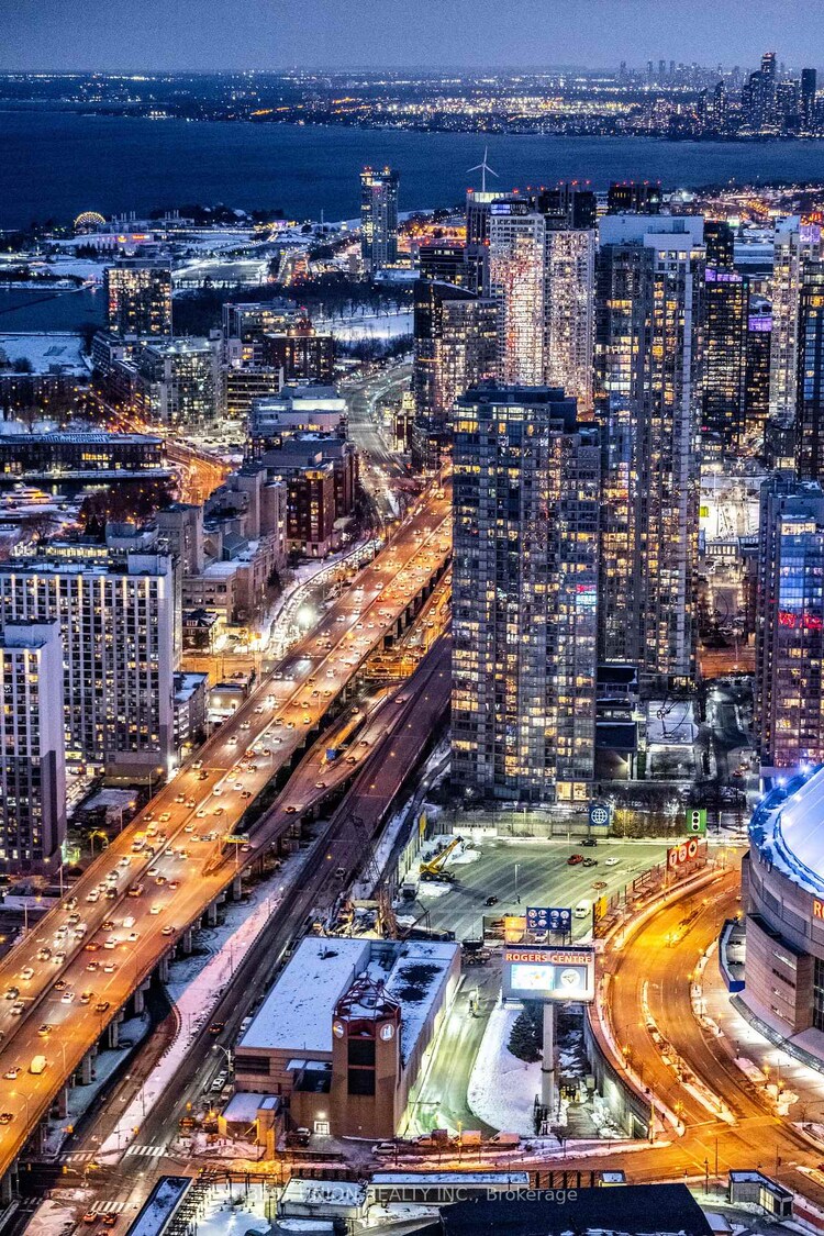 14 York Street, Toronto, ON, Waterfront Communities C1