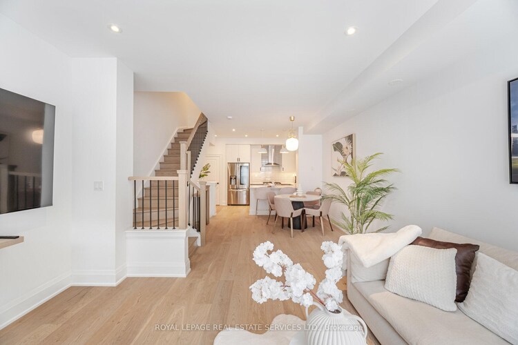 15 Lunar Crescent, Mississauga, ON, Streetsville