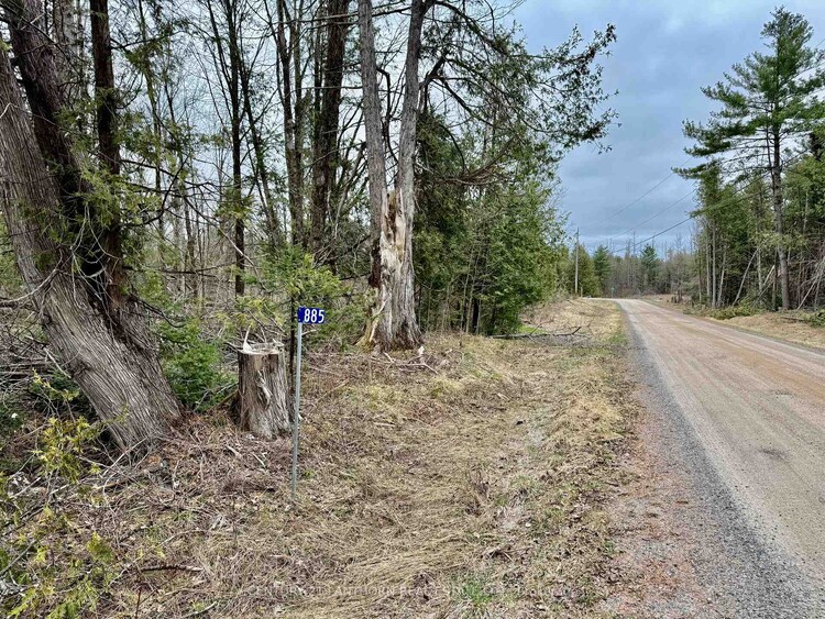 885 Cleveland Road, Tudor and Cashel, ON, Tudor Ward