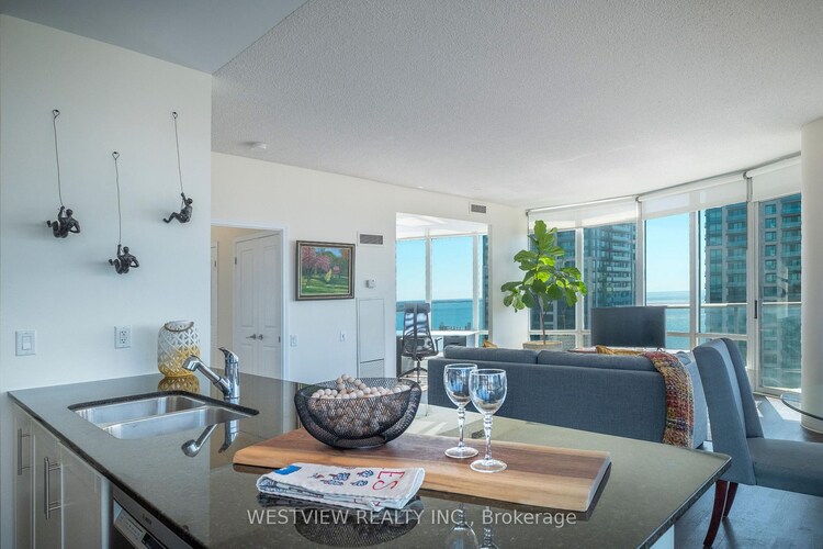 15 Windermere Avenue, Toronto, ON, High Park-Swansea