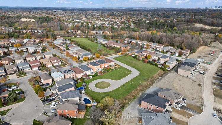 22 Izzy Court, Vaughan, ON, Elder Mills