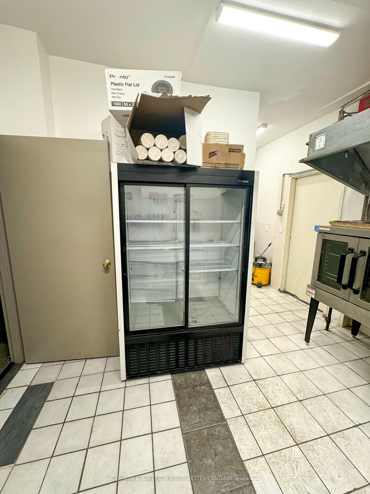 98 University Avenue W, Windsor, ON, Windsor