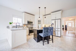 6 Callaway Court, Barrie, ON