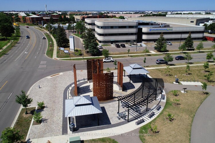 320 Matheson Boulevard W, Mississauga, ON, Gateway