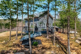1295 Deep Bay Road, Haliburton, ON , MLS #X12477920 , Image - 1
