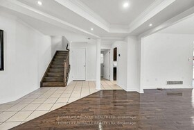 226 Spring valley Crescent E, Hamilton, ON , MLS #X12111573 , Image - 1