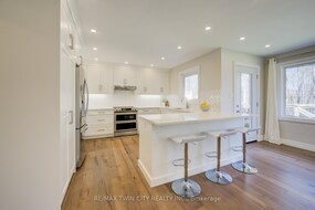 439 Northlake Drive, Waterloo, ON