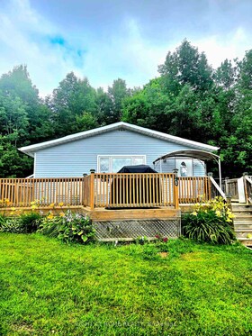 1043 Lobo Drive E, Haliburton, ON , MLS #X12112466 , Image - 1