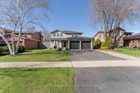 8 Jeanette Avenue, Niagara, ON
