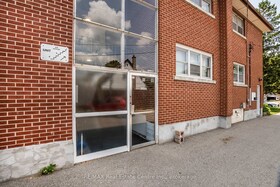 43 6 Avenue, Waterloo, ON , MLS #X12112813 , Image - 1