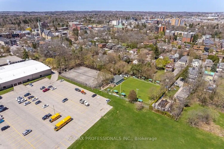 77 Bedford Park Avenue, Richmond Hill, ON, Crosby