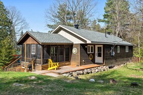 510 31a Clear Lake Lane, Lanark, ON , MLS #X12113404 , Image - 1