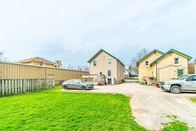 86 Lindsay Street S, Kawartha Lakes, ON , MLS #X12113382 , Image - 1