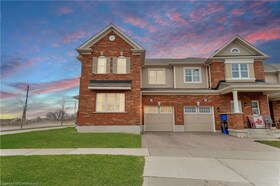 3 Arbourview Crescent, Waterloo, ON , MLS #40714502 , Image - 1