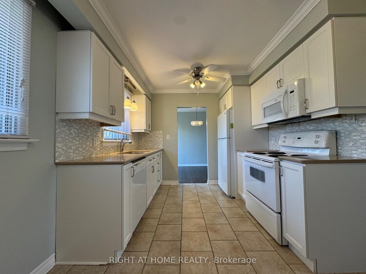 219 Steel Street, Barrie, ON, Codrington