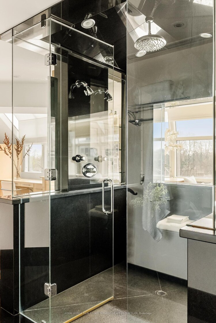 2 Lynwood Avenue, Toronto, ON, Casa Loma