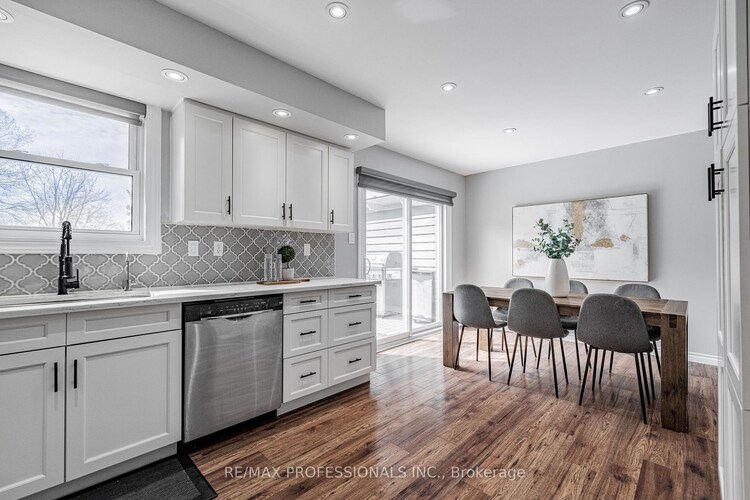 16 Wales Avenue N, Adjala-Tosorontio, ON, Everett