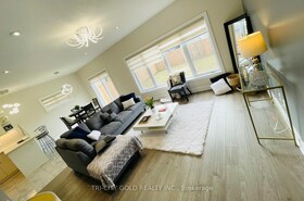 2889 Doyle Drive, Middlesex, ON , MLS #X12115704 , Image - 1
