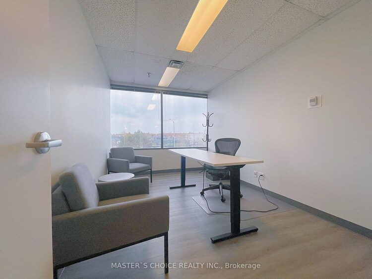 160 Traders Boulevard E, Mississauga, ON, Gateway