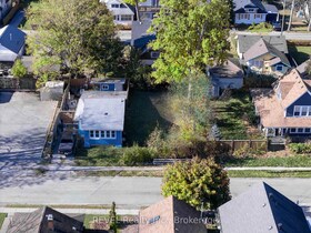 405 Oxford Avenue, Niagara, ON , MLS #X12376538 , Image - 1