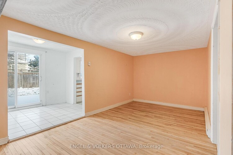 467 Edgeworth Avenue, Woodroffe, ON, 6002 - Woodroffe