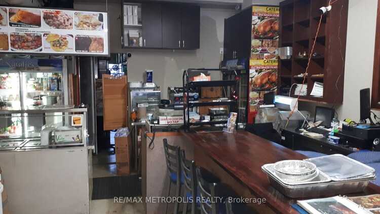 5118 Dundas Street W, Toronto, ON, Islington-City Centre West