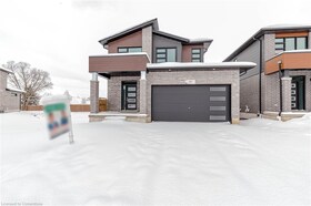 40 Moon Crescent, Waterloo, ON , MLS #40723858 , Image - 1